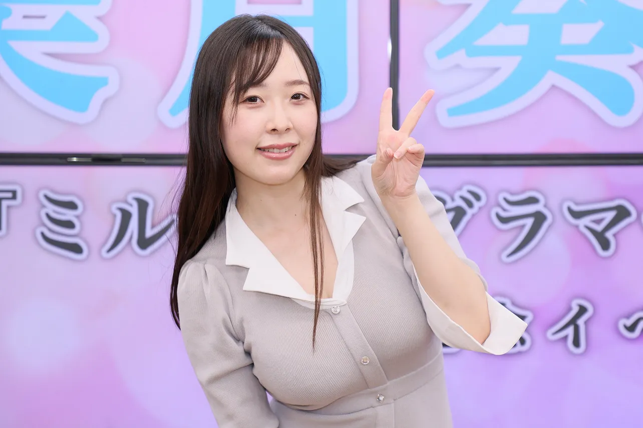 美月奏音がDVD発売記念イベントを開催