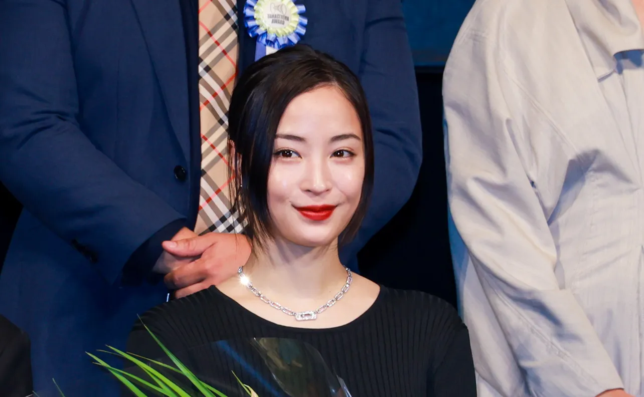 「第17回TAMA映画賞」授賞式に出席した広瀬すず