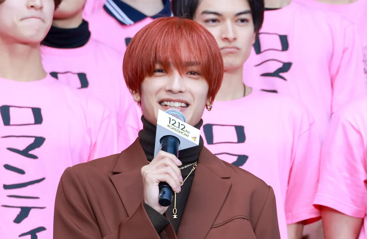 映画「ロマンティック・キラー」ロマンティック襲来イベント in 渋谷に登壇した高橋恭平