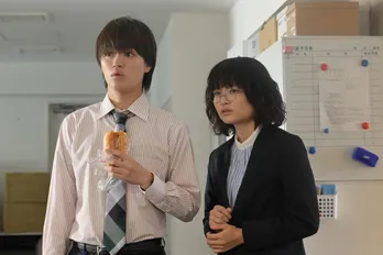 奥山葵“日向子”、取材対象を安易に信用したり、思い込みをしてはいけないことを先輩から学ぶ<スクープのたまご>