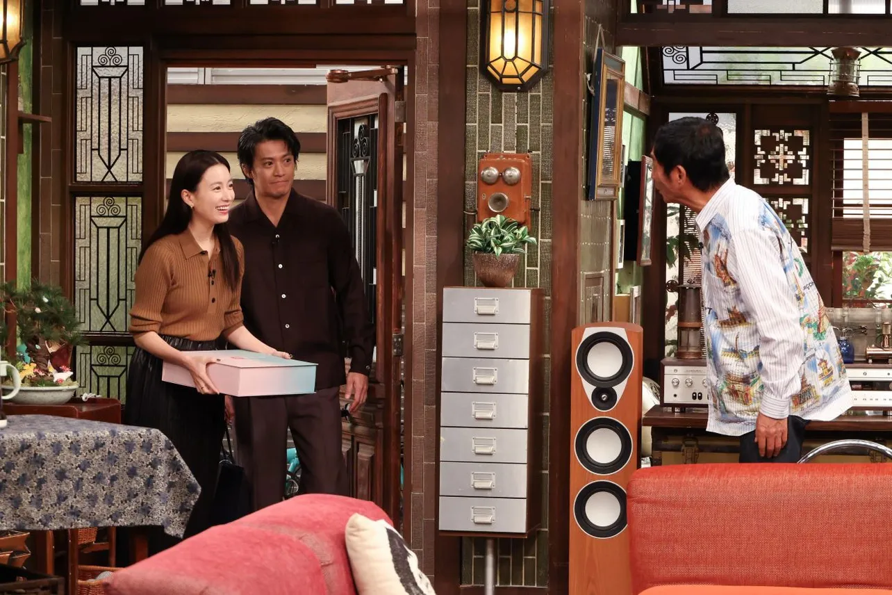 さんまが欲しかったプレゼントを持ってやってきたハン・ヒョジュと小栗旬