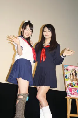 イベント「ドキッ!?　古代少女VS吸血少女ナイト！」に出席した谷澤恵里香と川村ゆきえ（写真左から）