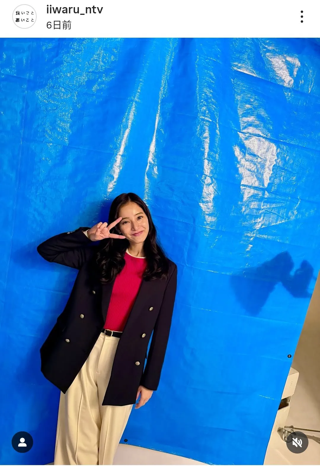 新木優子、ポスター撮影の合間にギャルピース披露