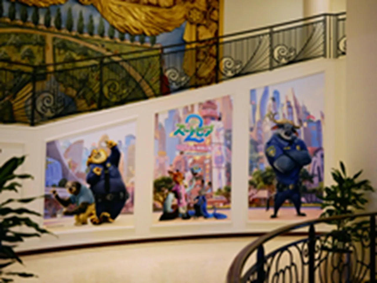 「ズートピア２」の装飾を施されたイクスピアリ