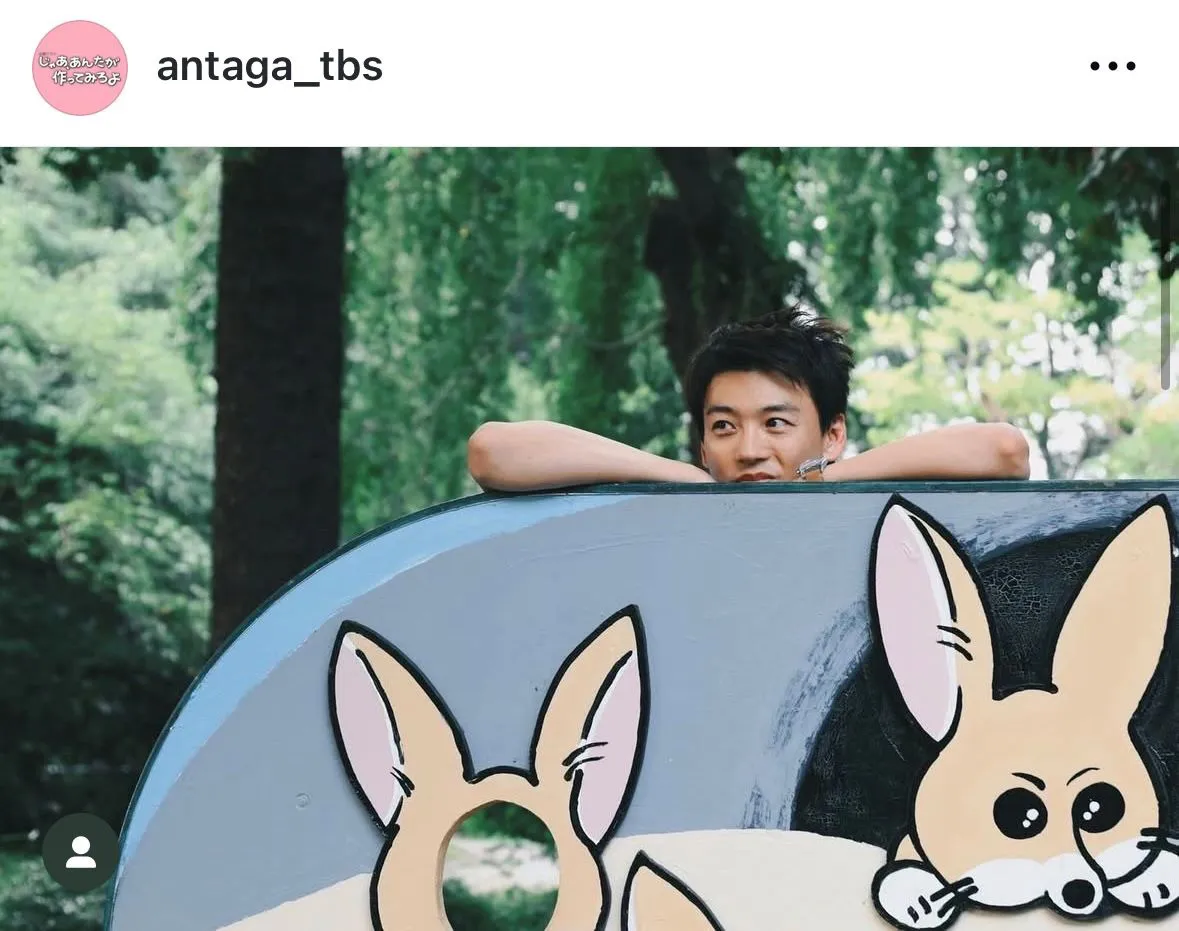 竹内涼真…パネルの上にちょこんと顔を出す姿がかわいい