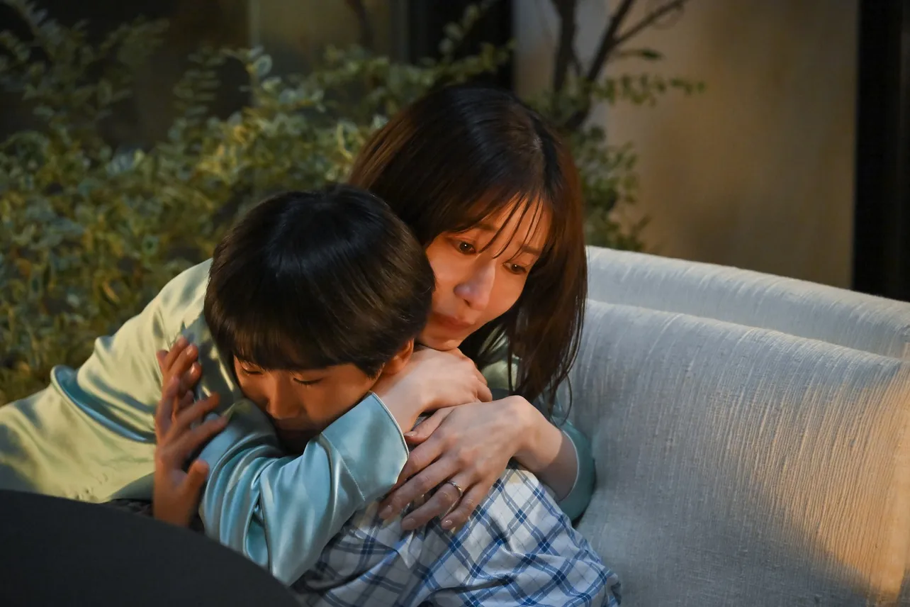 圭吾(高嶋龍之介)に対し心からの愛情を注ぐさゆり(田中みな実)