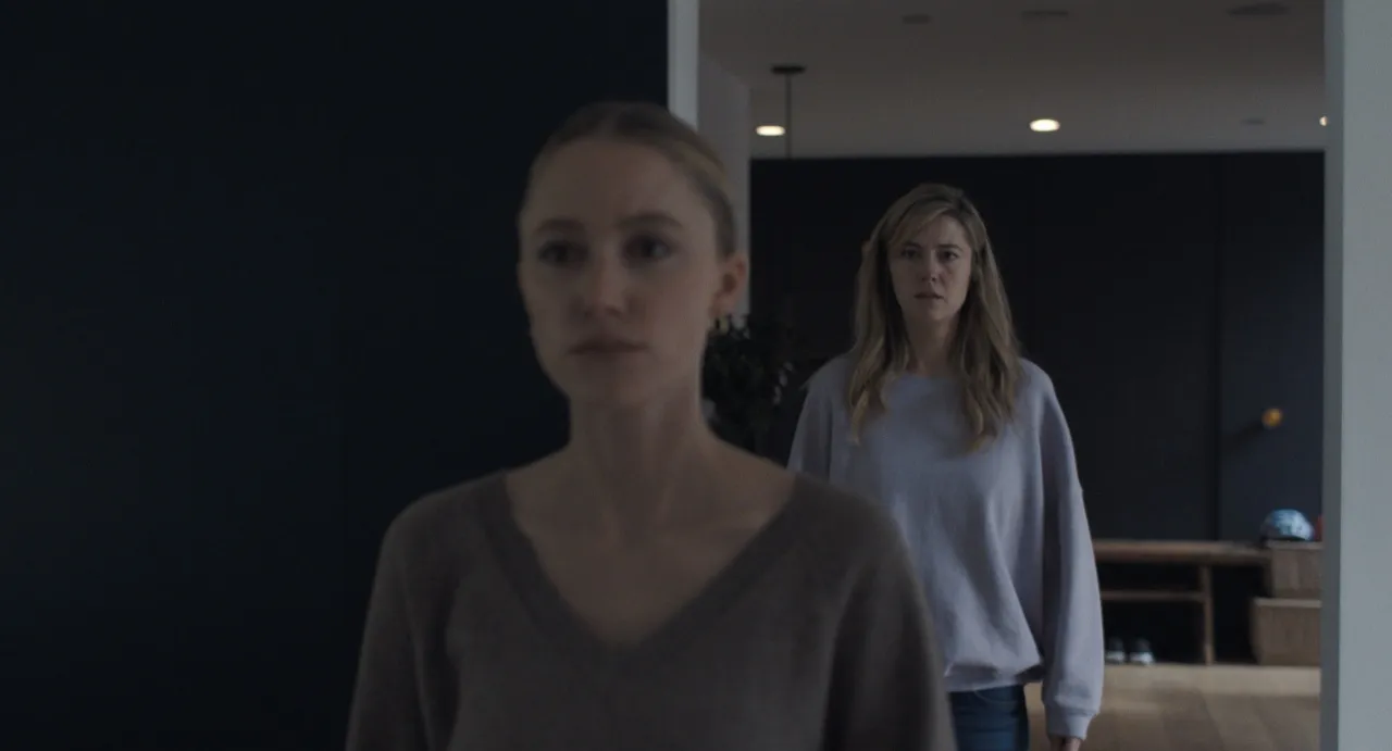 「ゆりかごを揺らす手」より