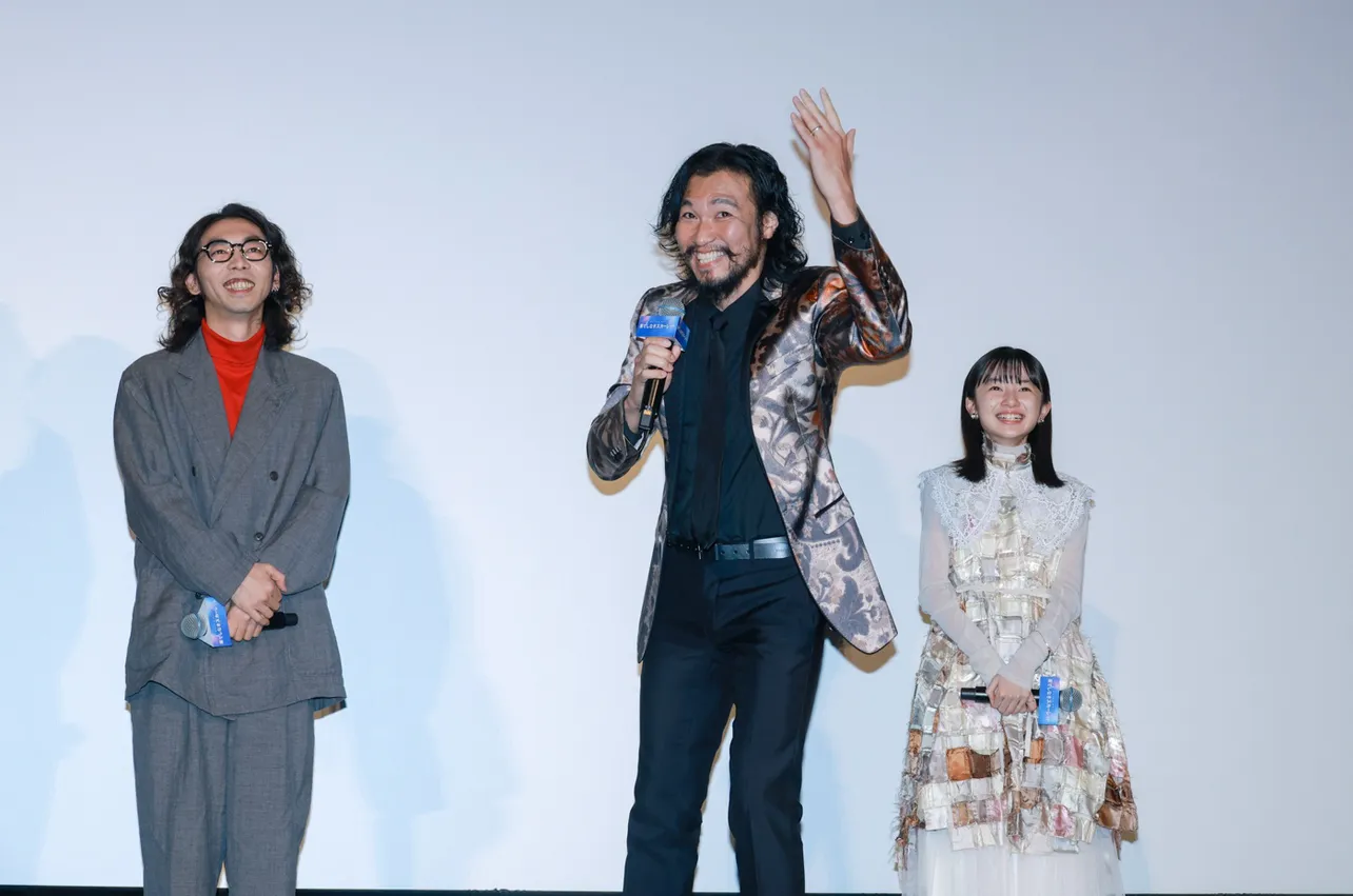 映画「果てしなきスカーレット」初日舞台あいさつより