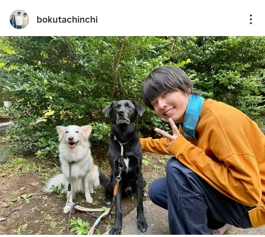 手越祐也、「ワンちゃんとスマイルショット、カッコカワイ~イ」の声が上がるオフショット