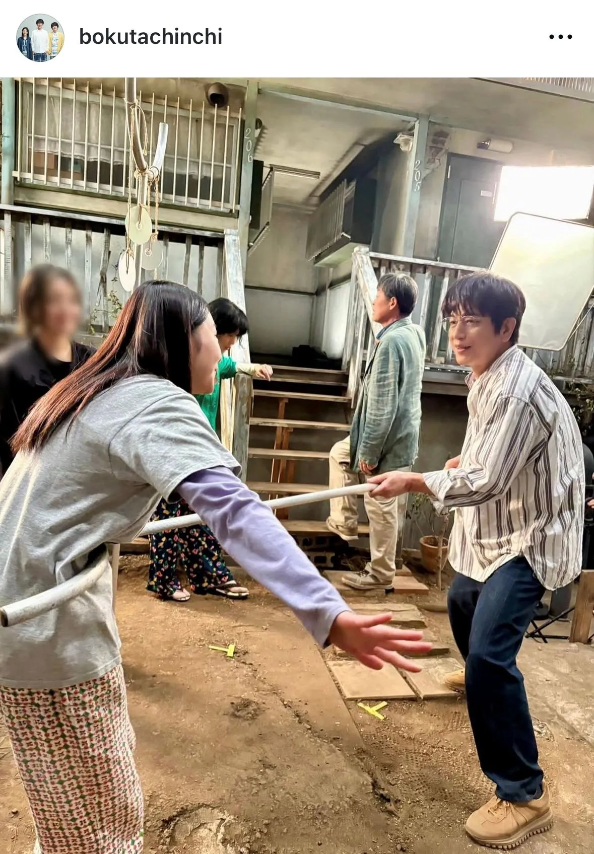 及川光博＆白鳥玉季が、“さすまた”体験…「やー!!」