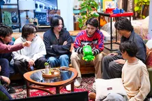 「timeleszの地頭王」の座を懸け、謎解きクリエイター・松丸亮吾作成の問題に8人が挑戦<timeleszファミリア>