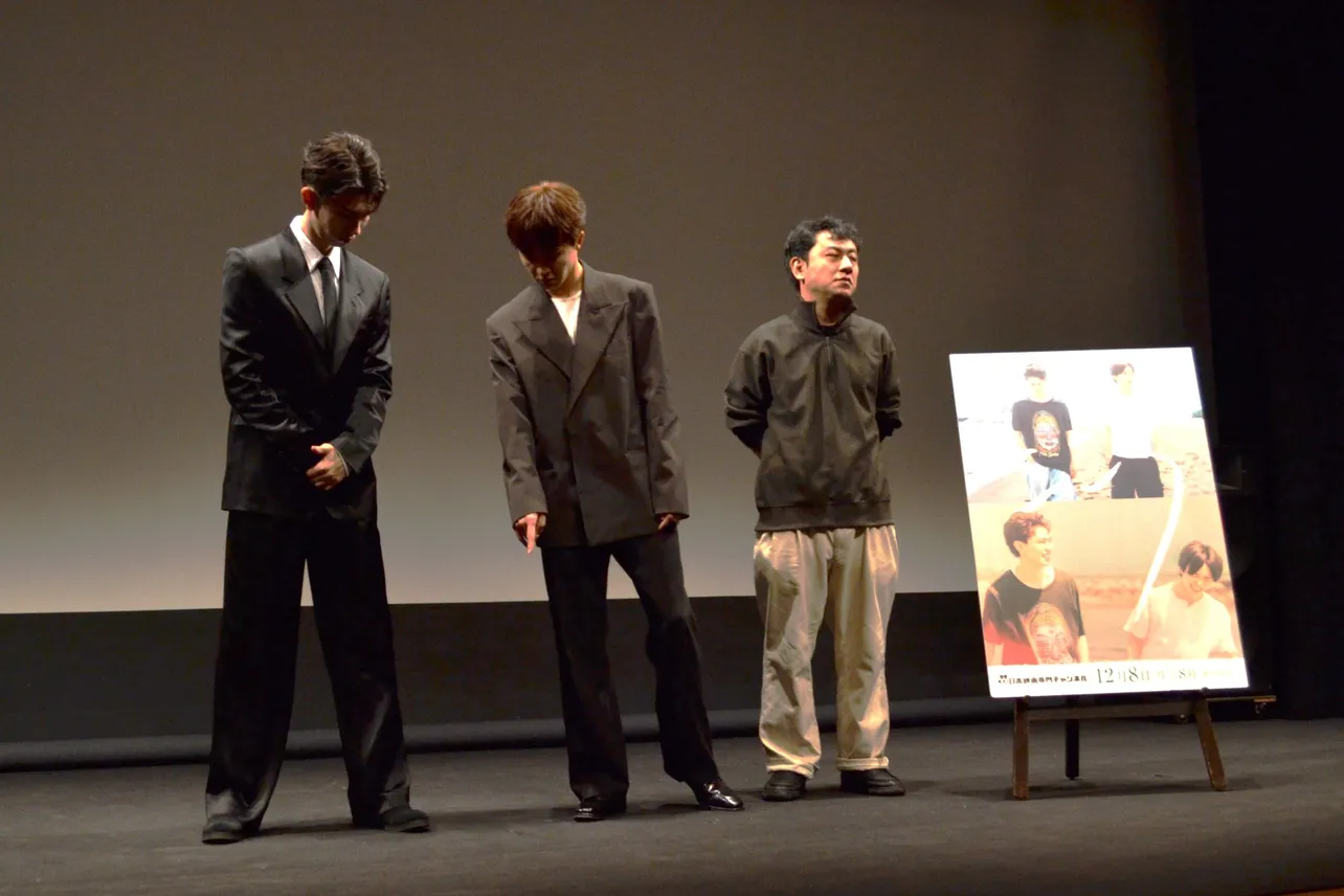 写真左から樋口幸平、草川拓弥、中川龍太郎監督