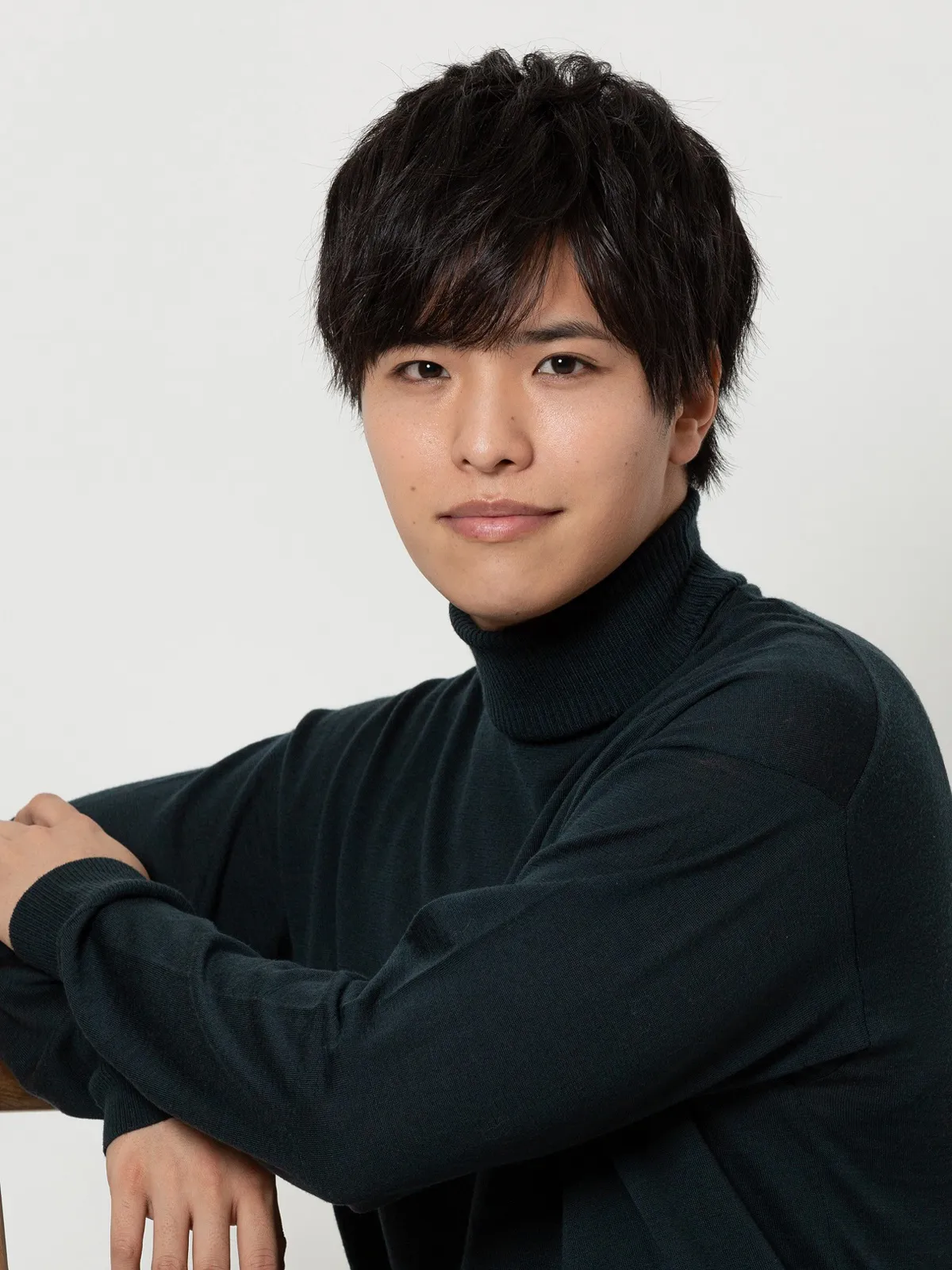 右沙田春真役：石谷春貴