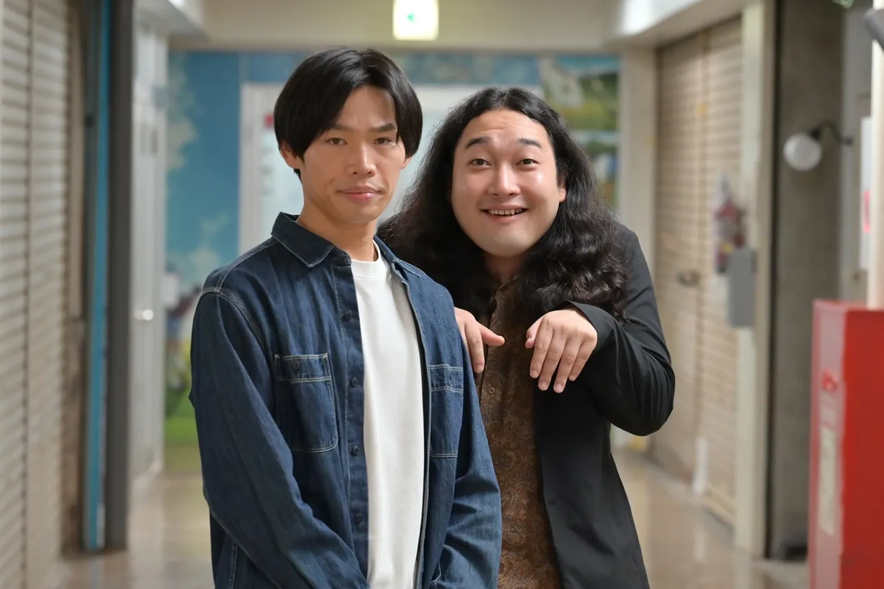 お笑いコンビ・かが屋（加賀翔、賀屋壮也）が、主演ドラマ「この動画は再生できません３」について語ってくれた