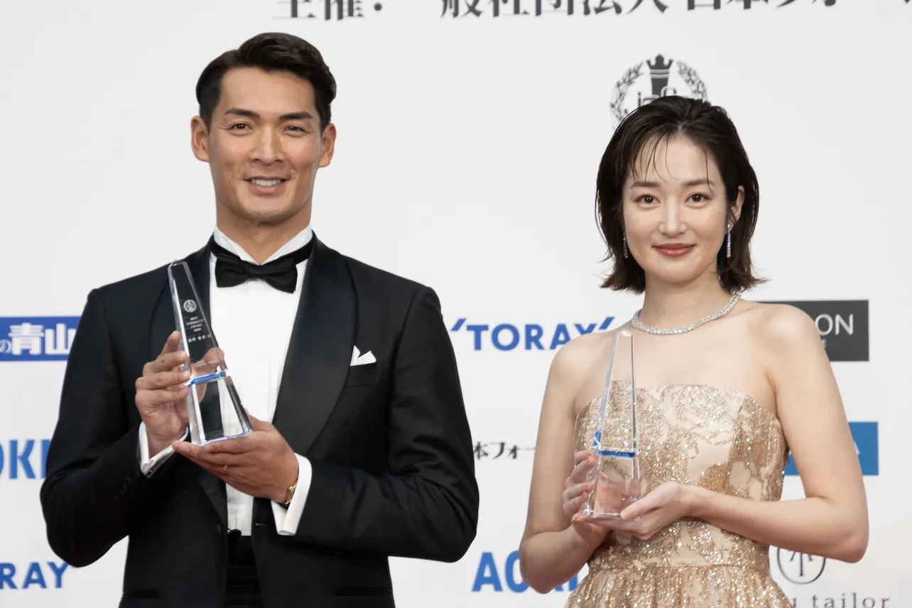 「ベストフォーマリスト」初の夫婦で受賞した槙野智章と高梨臨