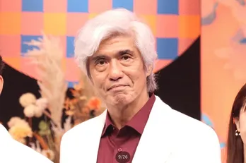 白髪の佐藤浩市“耕造”&車椅子を押す沢村一樹“椎名”の笑顔のショットに「素敵な関係」＜ザ・ロイヤルファミリー＞