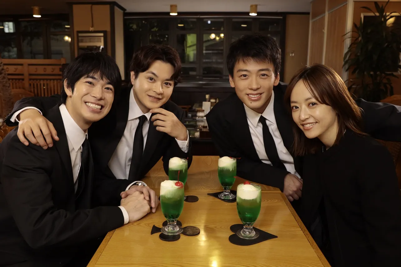 新ドラマ「再会～Silent Truth～」の同級生キャスト・竹内涼真、井上真央、瀬戸康史、渡辺大知が勢ぞろい