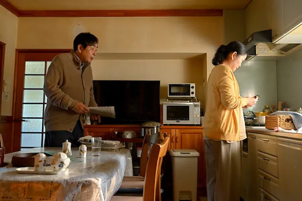 【写真】夫・勝(菅原大吉)への不満を募らせる陽子(池津祥子)