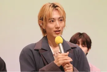 駒木根葵汰、走るシーン直後のさわやか笑顔オフショットに「制汗剤のCMですか!?」の声＜２５時、赤坂で Season２＞