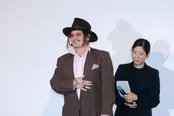 ジョニー・デップと通訳さん