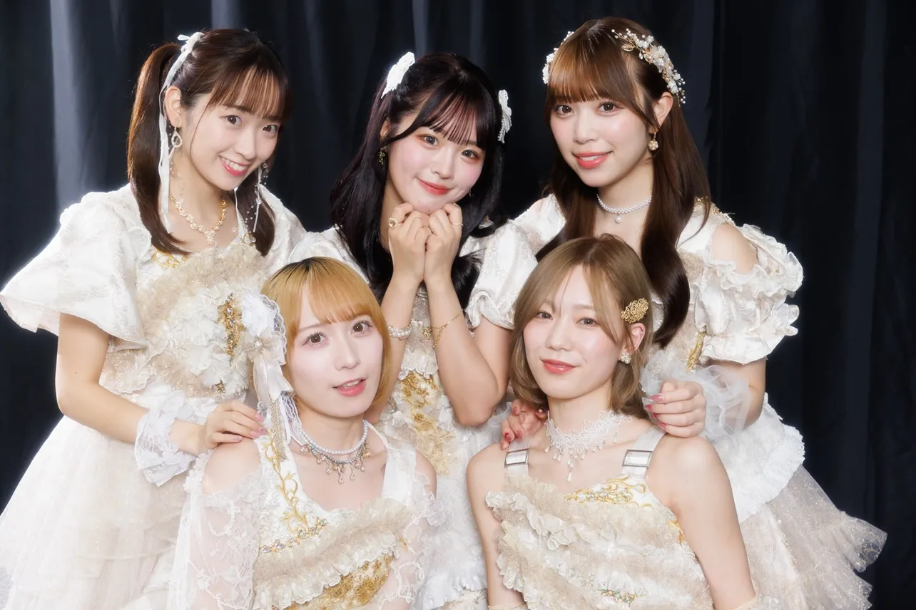 【写真】「恋音と雨空」のアンサーソング「アネモネと蒼い鳥」を歌う.BPM