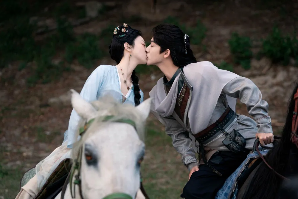 「似錦 ～華めく運命～」より