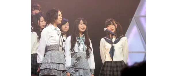 【写真】2010年、「AKB48 リクエストアワー」での指原莉乃、宮澤佐江、北原里英