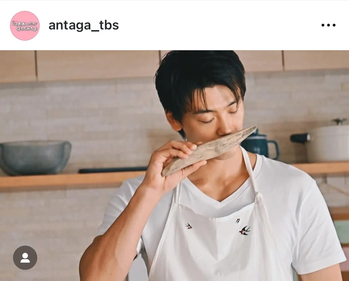 竹内涼真、肌着×エプロン姿の“堪能オフショット”