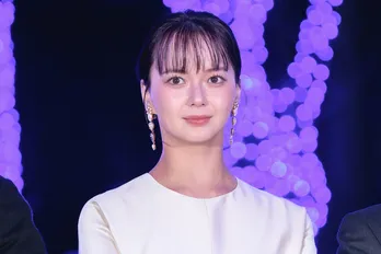 多部未華子、『青の洞窟 SHIBUYA』点灯式に登場 クリスマスの予定は「パーティーを家族みんなで」