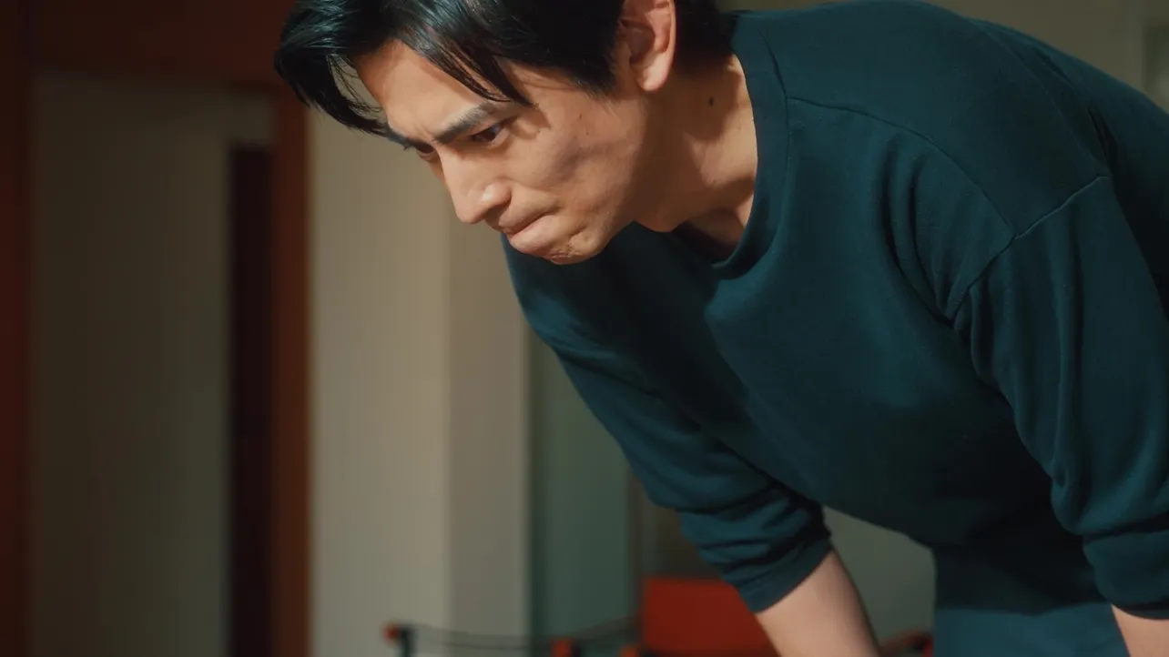 等々力設計のベテラン社員・奥村(牧田哲也)