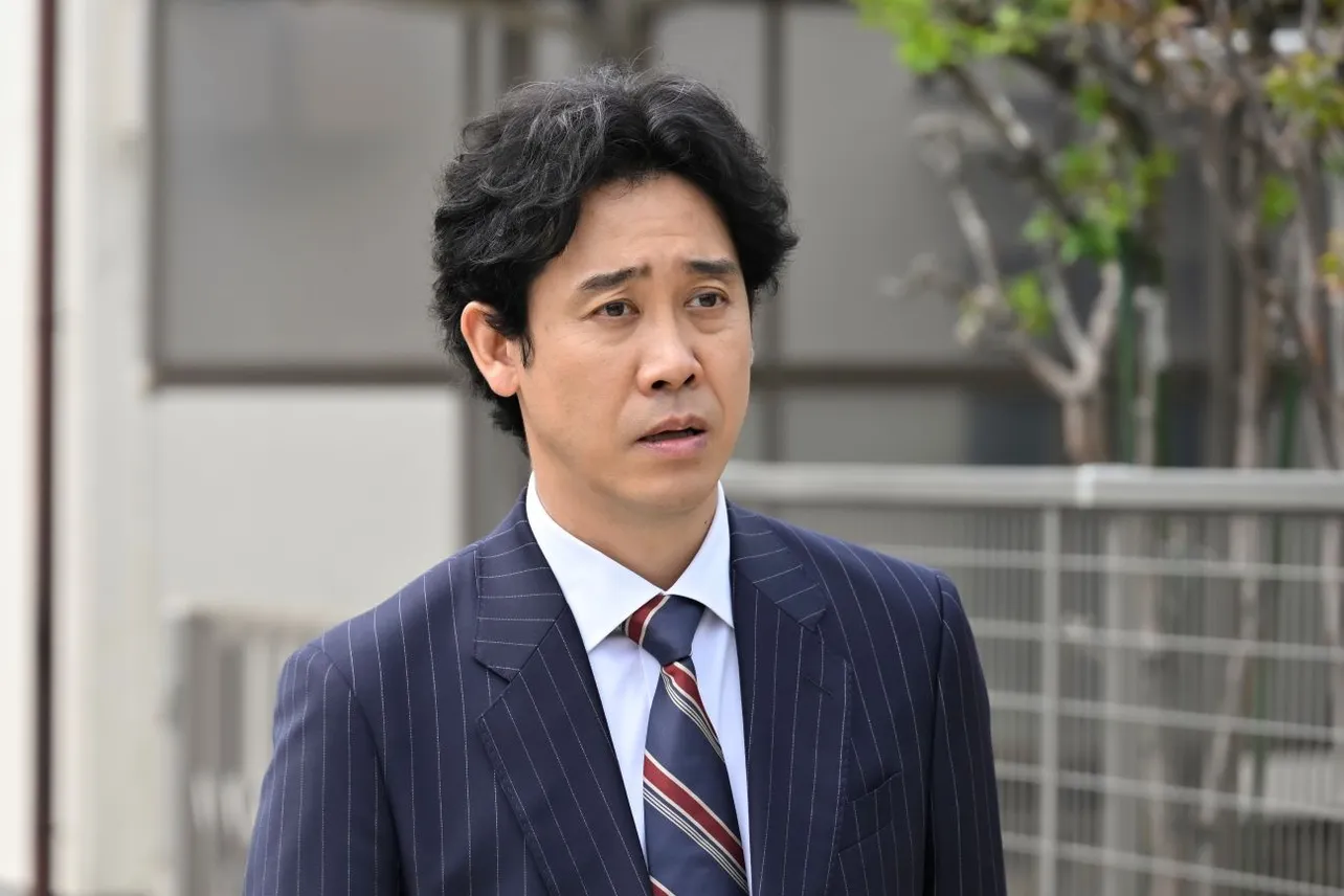 どん底サラリーマンからエスパーになった文太(大泉洋)