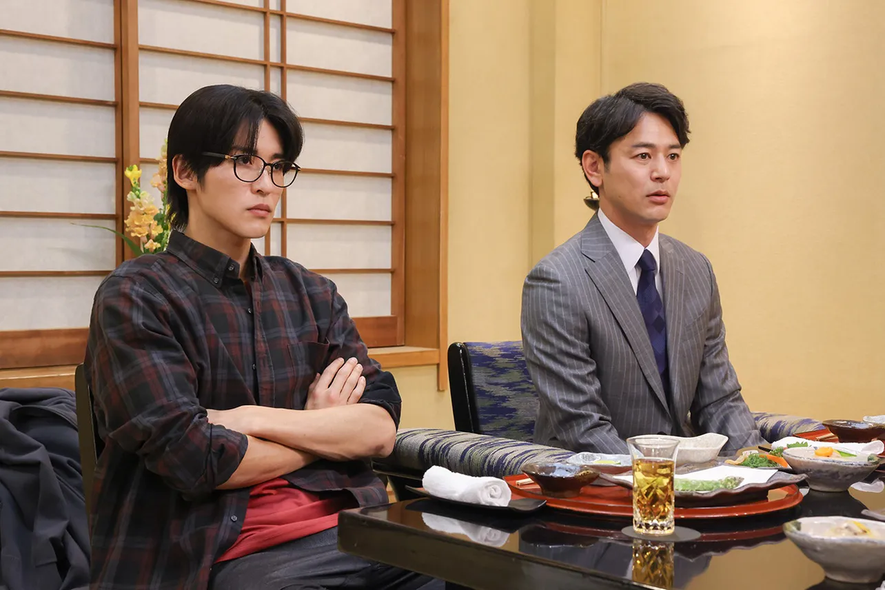 【写真】チームの行く末を案じ思いつめた表情の妻夫木聡“栗須”と目黒蓮“耕一”