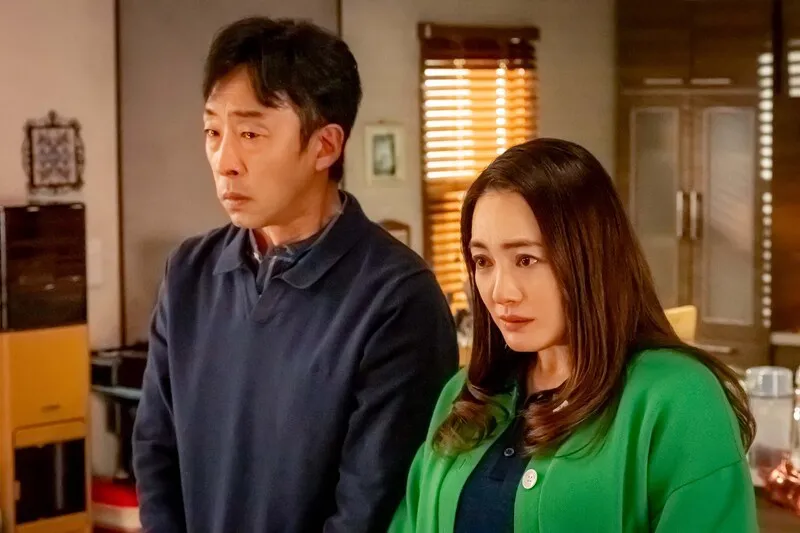 離婚する日を迎えた渉(北村有起哉)とあん(仲間由紀恵)