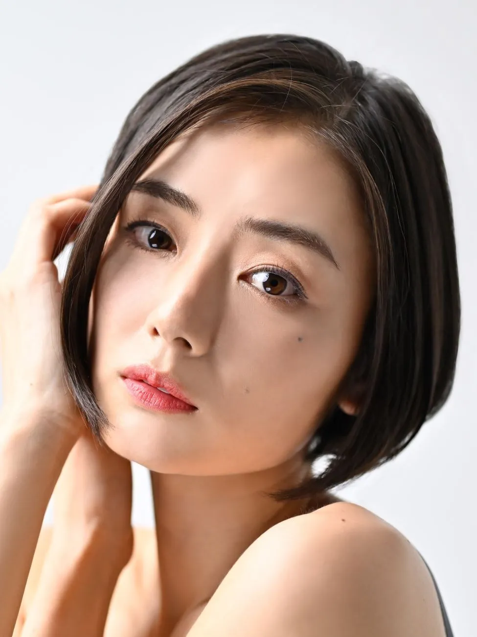 【写真】クズ夫に復讐する”サレ妻”を演じる片山萌美