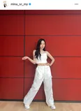 TWICE・ミナ、ミニスカワンピ姿を投稿、美肌＆美脚＆美デコルテあらわ…「綺麗すぎる」「本物のプリンセス」などファン絶賛