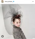 ボブヘアーが似合っている…桐谷美玲、バッグを手に黒コーデから魅せる“最高の美脚”姿に「素敵」の声