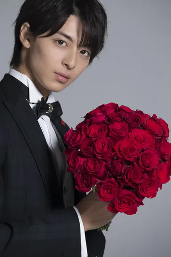 高杉真宙、初の新郎姿披露! 理想の結婚式は「家族と本当に仲いい人だけで」