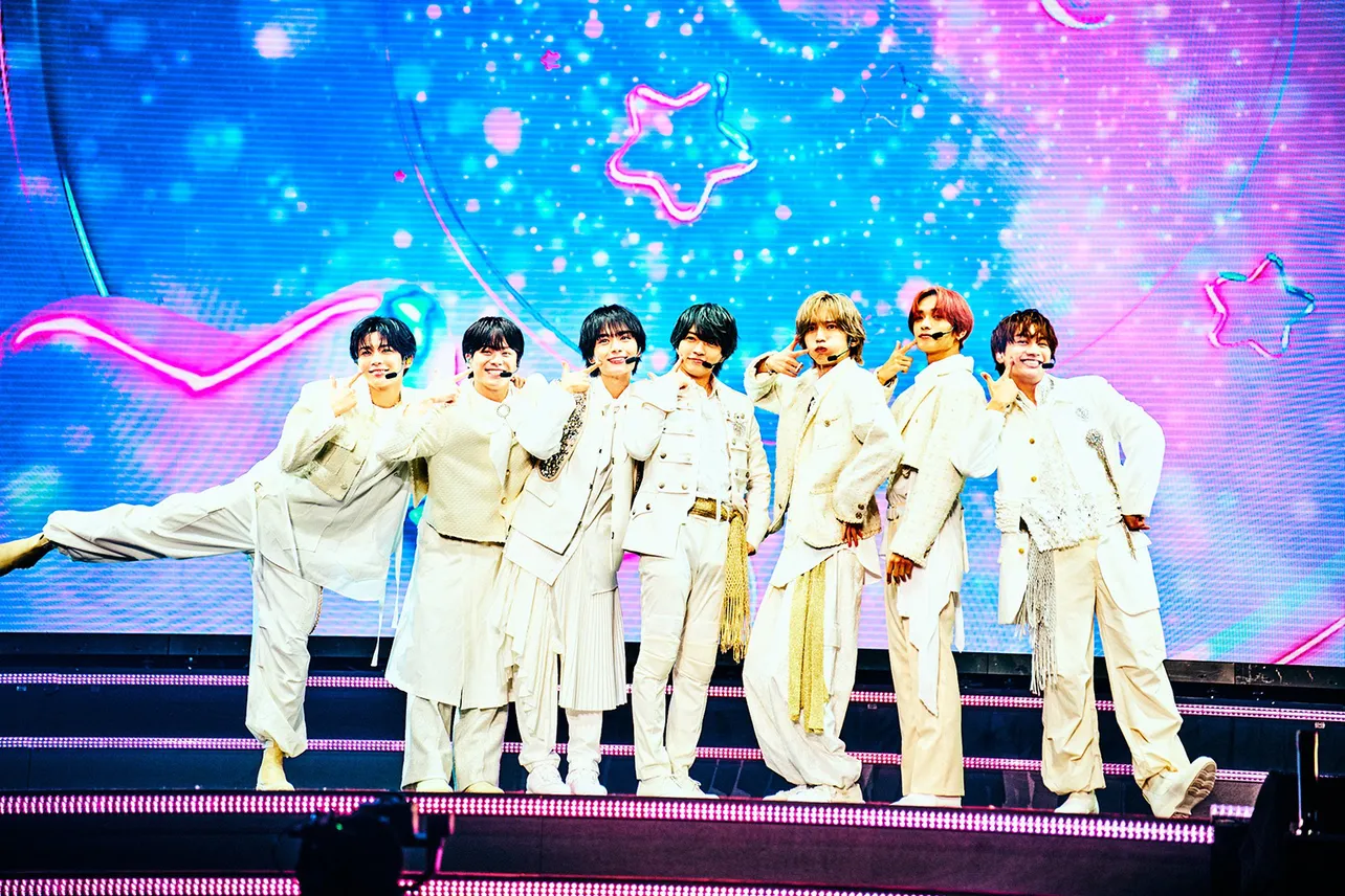 【写真】華やかなステージでイベントを彩ったなにわ男子