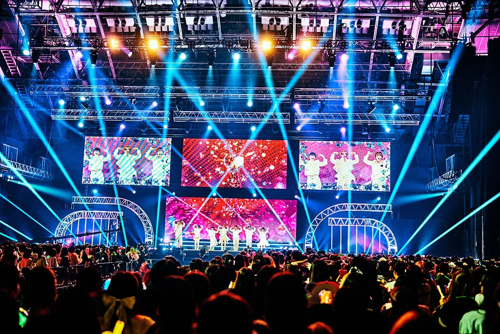 なにわ男子のパフォーマンスに観客も熱狂