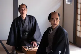 横浜流星“蔦重”は、追い詰められた井上祐貴“定信”らにある策を提言する＜べらぼう＞