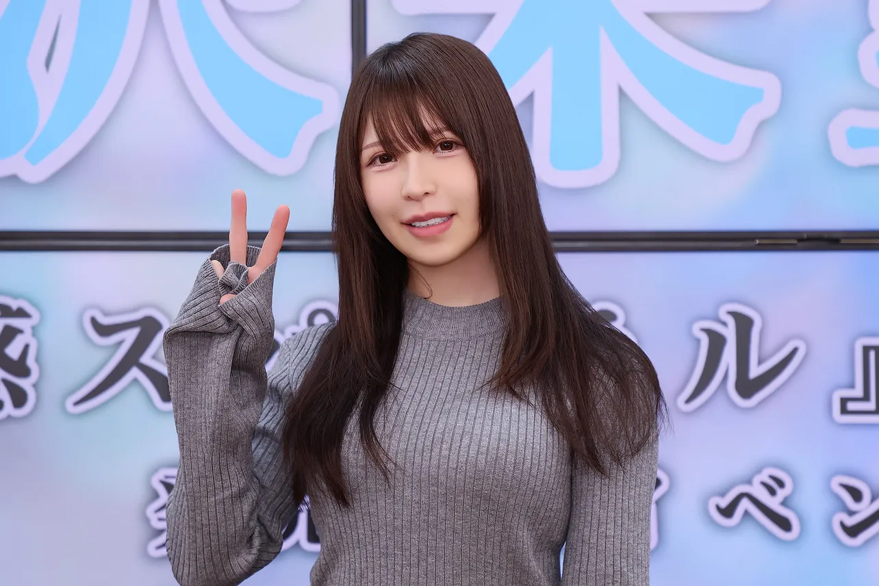 水沢朱里がDVD発売記念イベントを開催