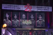 スクリーンにOG5人が映し出されたインパクトのある演出でコンサートが開幕