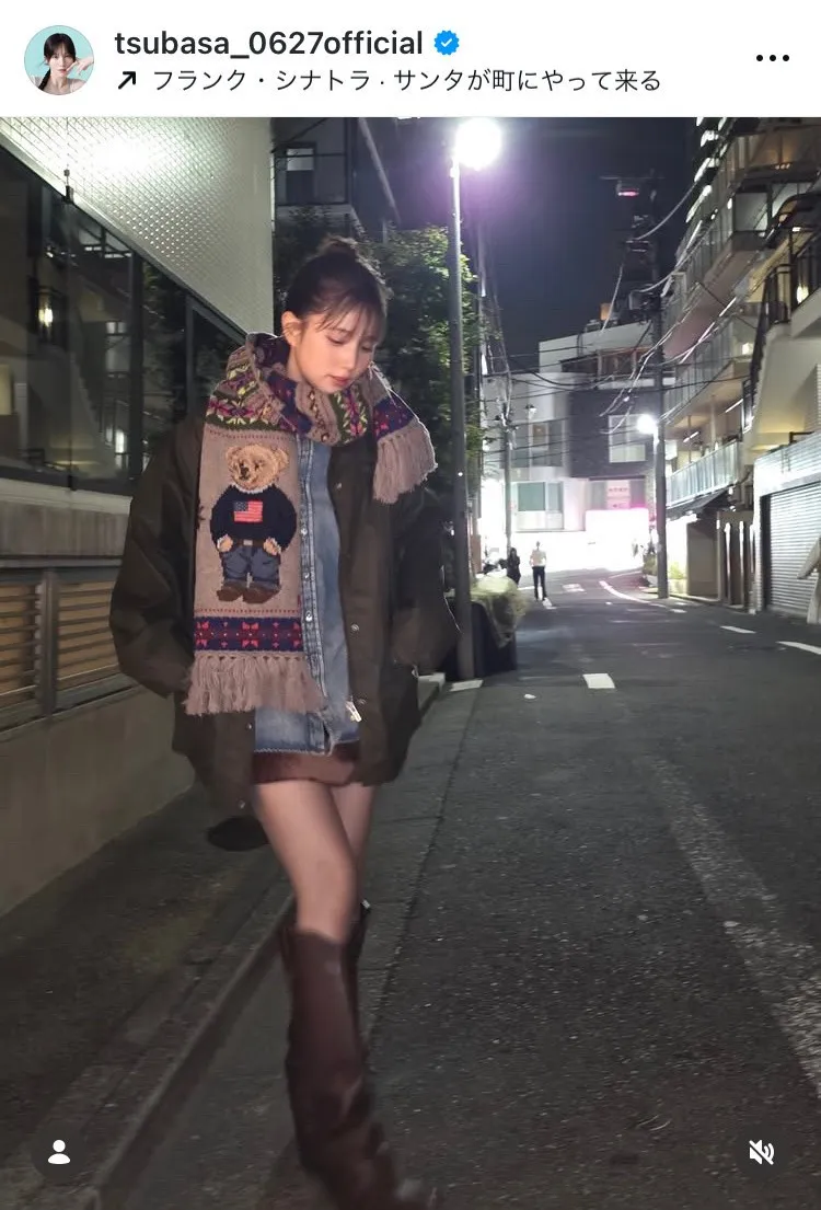 【写真】“脚長美脚”…本田翼、絶対領域あらわな「くま柄マフラー」の私服姿