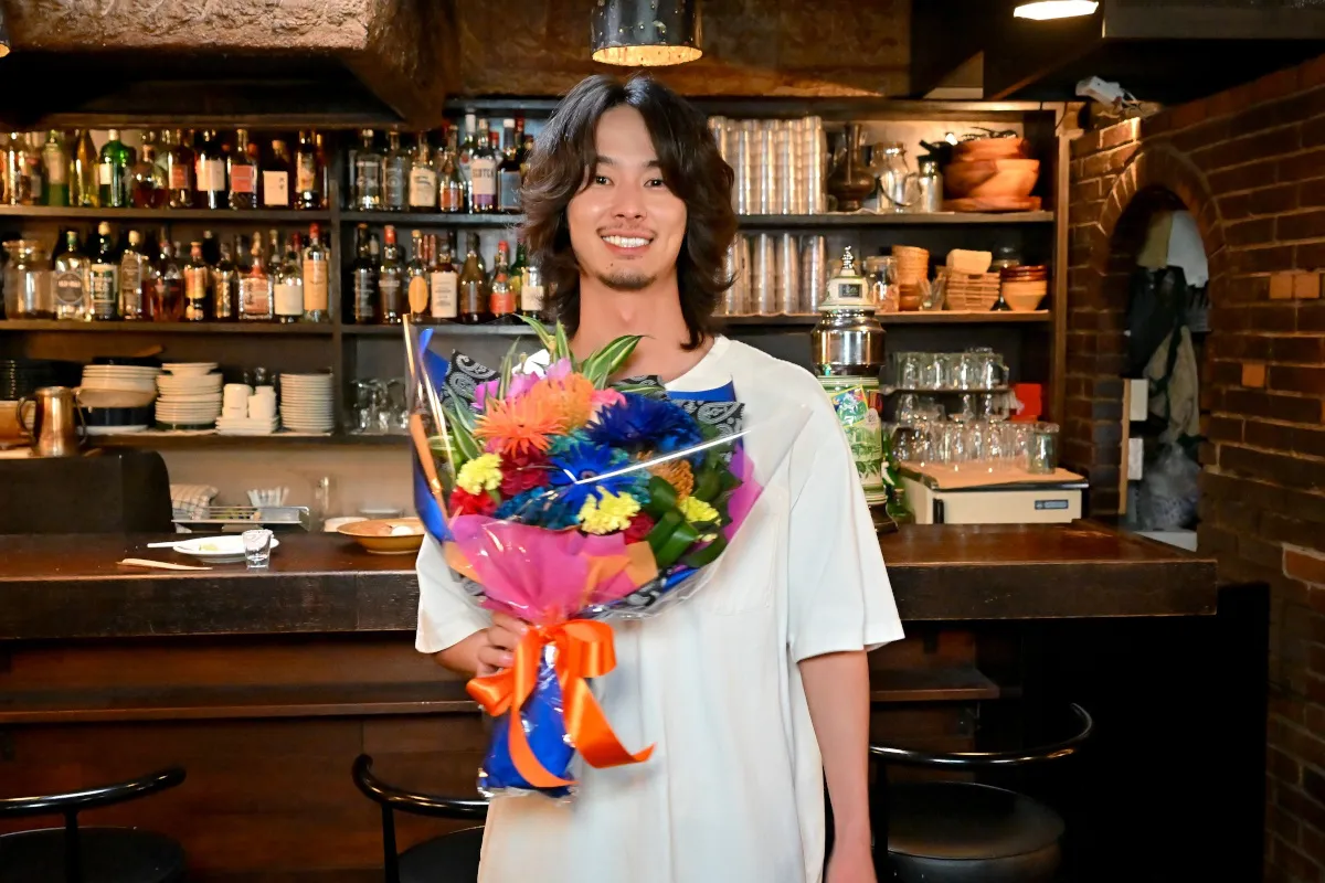 楽駆“吉井太平”の色気あふれるヒゲ&ロン毛姿<じゃあ、あんたが作ってみろよ>