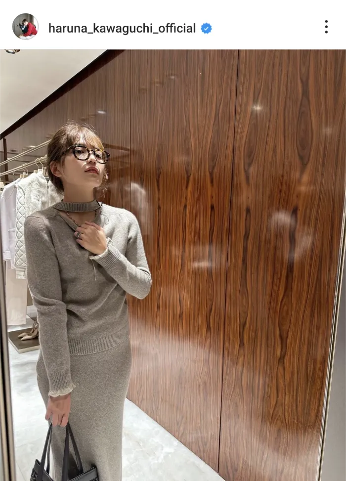 川口春奈、FENDIのニットでボディラインがあらわに