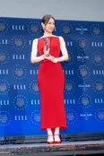 【写真】北川景子、真っ赤なタイトドレスで登場