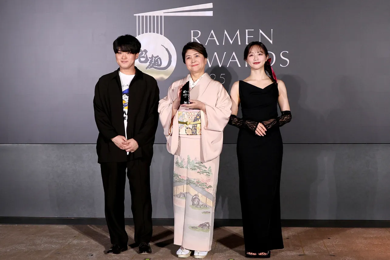 みんなで選ぶ日本ラーメン大賞PLATINUM・支那そばや