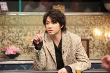 山田裕貴、トラウマ抱くほど頻繁に登場する“衣装”の真相が明らかに「また“ひも”!?」＜酒のツマミになる話＞