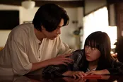 【写真】眞希(恒松祐里)を心配する巧巳(橋本将生)