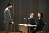 【写真】柳和学園の関係者や保護者の前で、慎吾(笠松将)と直接対決する薫(波瑠)と茉海恵(川栄李奈)